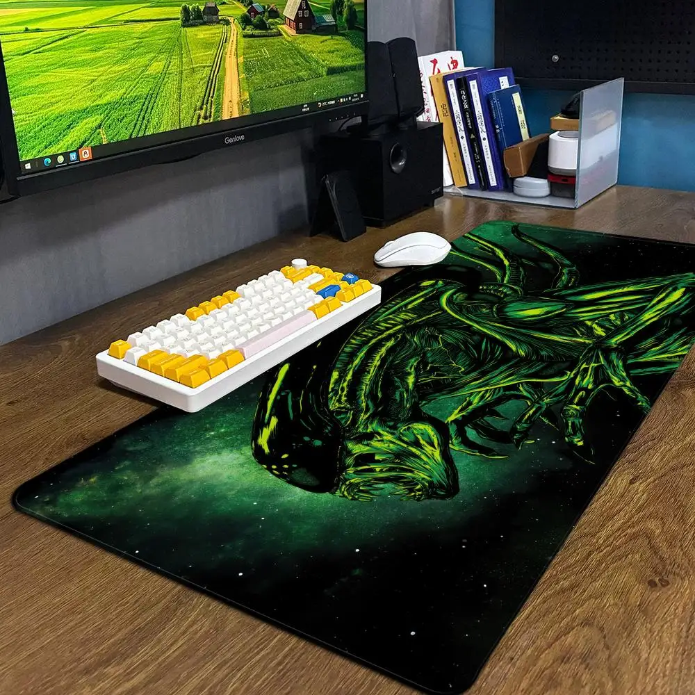 Alien Xenomorph Mouse Pad XXL  - مراجعة Keyboard Mouse Bundle Gaming وسعره