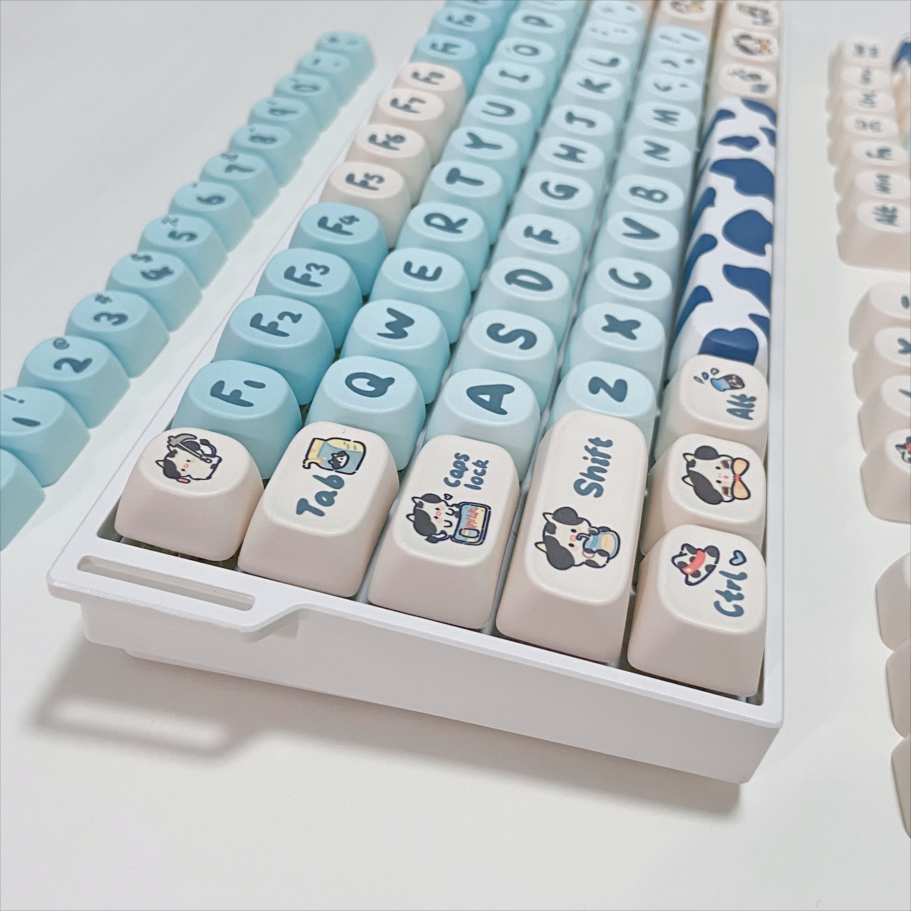 Blue Cow Keycaps for Mechanica - مراجعة Gaming Keyboard Blue وسعره
